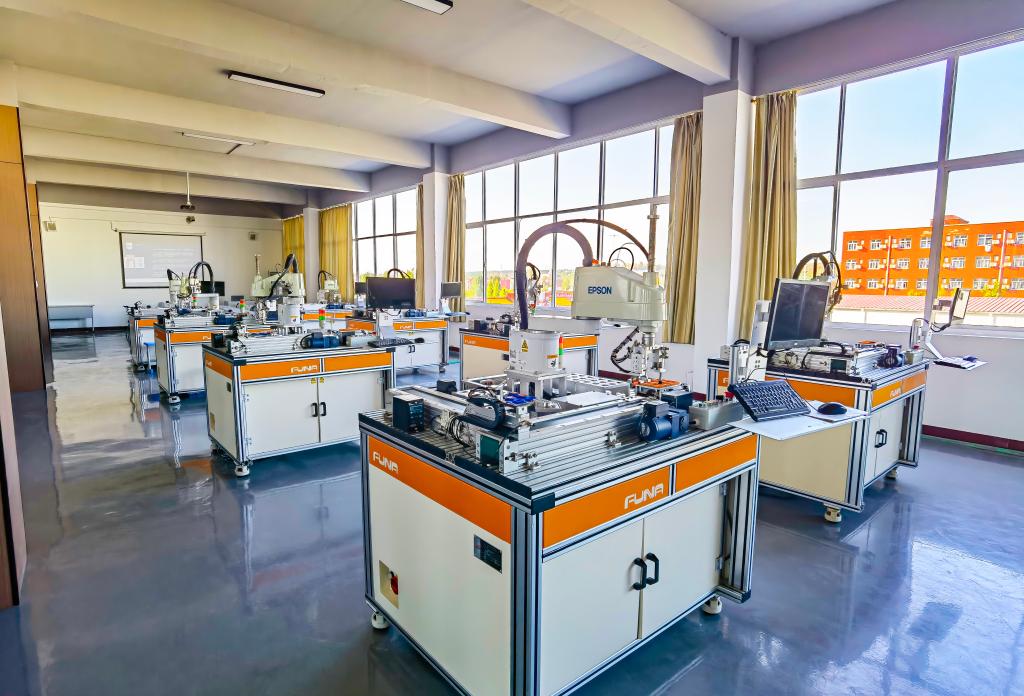 智能制造工程学院